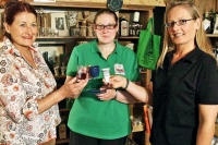 Barbara Giloi – Vivian Giloi – Andrea Socha / "Mutters Bester Tropfen" Kräuterlikör, Kräuterbitter